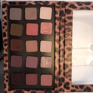 15 Make Up Geek eyeshadows